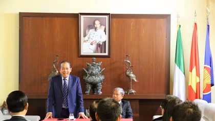 Deputy PM visits Embassy in Italy