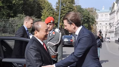 Vietnamese PM welcomed, has talks with Austrian Chancellor in Vienna