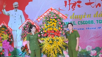 Beauty pageant of female warden