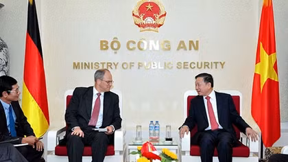 Minister To Lam receives German and Cambodian Ambassadors to Vietnam