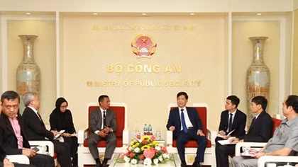 Deputy Minister Nguyen Van Son receives Indonesian Traffic Police Delegation