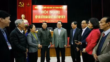 Hanoi’s National Assembly deputies meet voters