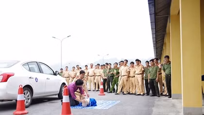 Safe driving course for police drivers starts