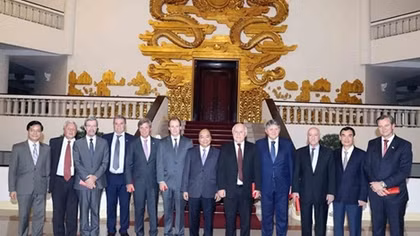 PM Nguyen Xuan Phuc hosts leaders of Argentinean provinces