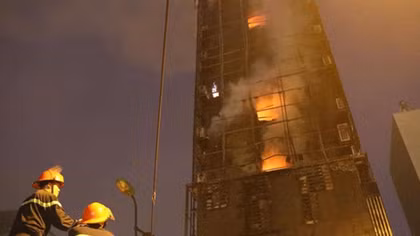 8-floor karaoke bar on fire