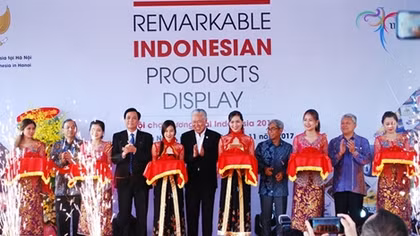 Indonesia commercial fair opens during APEC Summit Week