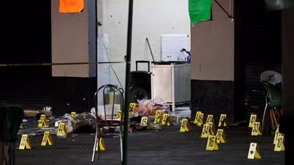 Three shot dead in Mexico City tourist hotspot, 'mariachi' gunmen flee