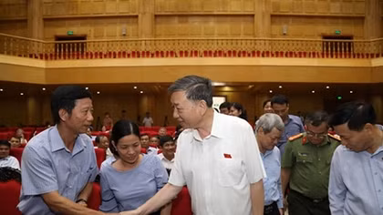 Minister of Public Security meets voters in Bac Ninh province