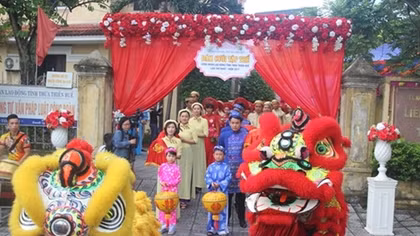 Joint wedding for poor workers