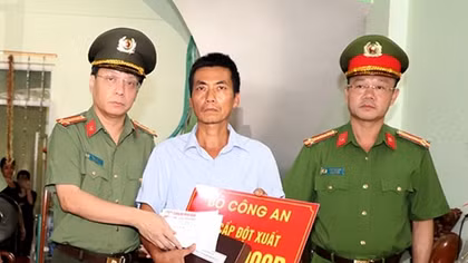 PSNews visits family of policeman killed on duty