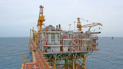 PetroVietnam surpasses first quarter targets