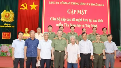 Minister To Lam meets retired high-ranking public security officers