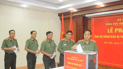 Leaders and officers of G.D 4 raise fund for victims of floods