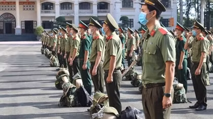 Public security students join southern provinces’ efforts to fight COVID-19 