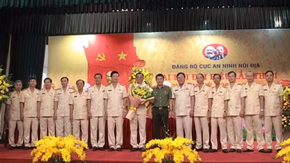 Deputy Minister Luong Tam Quang attends Party Congress of Homeland Security Department