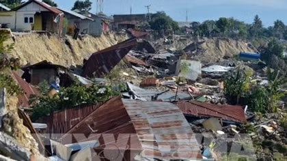 Vietnam offers aid to victims of quakes, tsunami in Indonesia