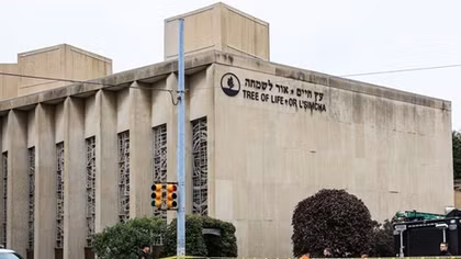 Gunman targeting Jews kills 11 in Pittsburgh synagogue
