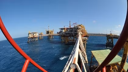 Sharp drop seen in crude oil exploitation