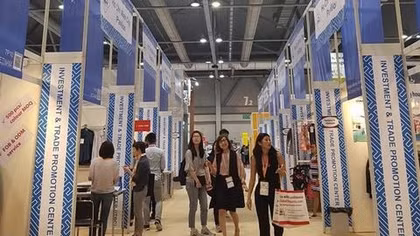 Vietnamese fashion products displayed at Hong Kong Fair