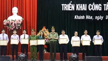 Khanh Hoa reviews national security protection movement