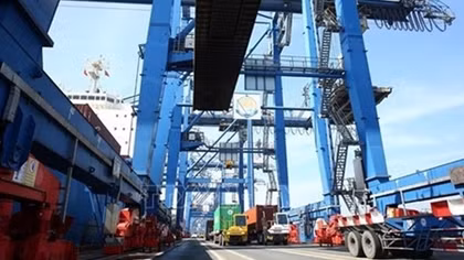 HCM City to move ports out to ease congestion on roads