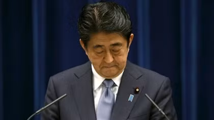 Japanese PM sends condolences to Nhat Linh’s family