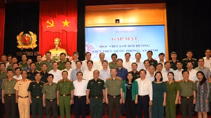 MPS leaders meet students of defence and security course 75