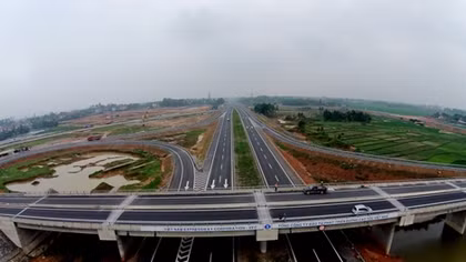 Intersection connecting Noi Bai-Lao Cai Highway with Viet Tri open to traffic