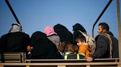 Iraq security forces take Mosul's main government complex, museum building