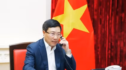 Deputy PM holds telephone talk with Malaysian FM
