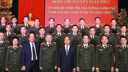 Prime Minister Nguyen Xuan Phuc visited units of People’s Public Security Forces