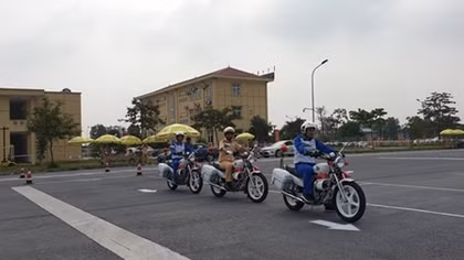 Traffic police competes in driving contest