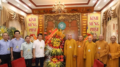 Deputy Minister Luong Tam Quang extends greetings on Buddha’s Birthday