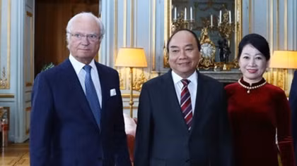 PM Nguyen Xuan Phuc meets with Swedish King