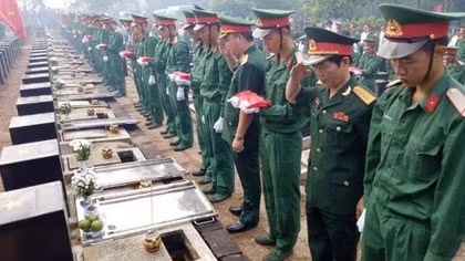 Binh Phuoc reburies remains of 122 volunteer troops 