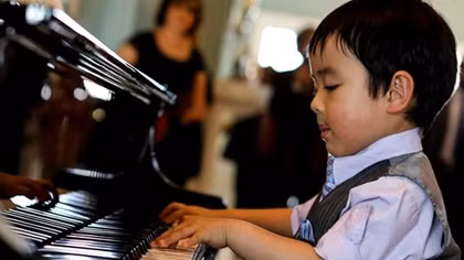 Vietnamese - American child prodigy pianist to play in Vietnam