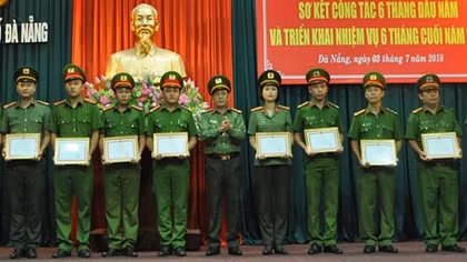 Danang police praised for good task performance