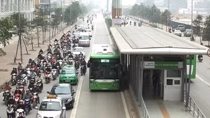 Hanoi lines up dedicated bus services for students