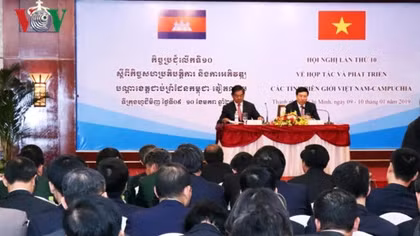 Vietnamese, Cambodian border provinces step up cooperation