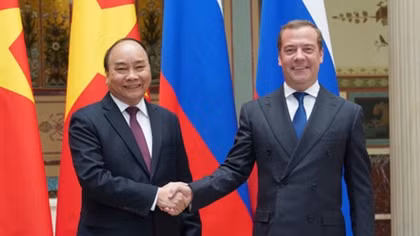 Vietnam, Russia examine ways to bolster cooperation