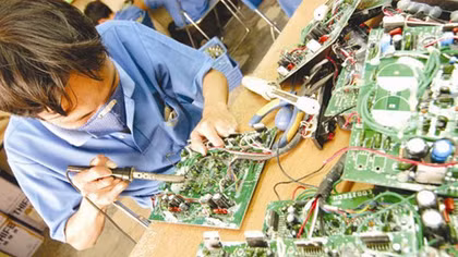Local companies aim to become satellite businesses for foreign firms