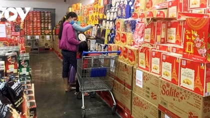 Vietnamese goods dominate local market ahead of Tet