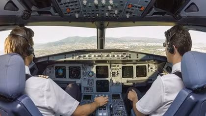 Vietnam-South Korea to build joint flight training center