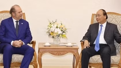 PM wishes Italian insurer success in Vietnam