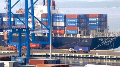 Symposium addresses Vietnam freight, logistics challenges