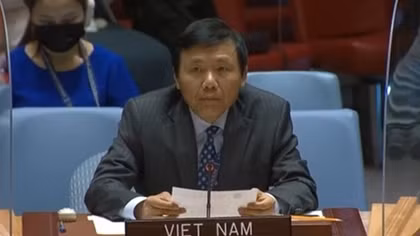 Vietnam calls for protection of humanitarian workers in armed conflicts