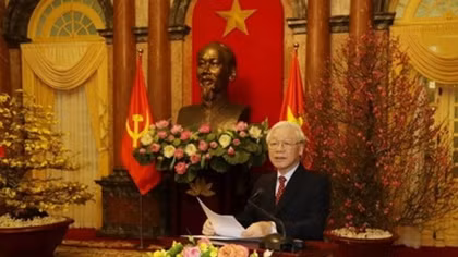 Party, State leader extends greetings on Year of Pig