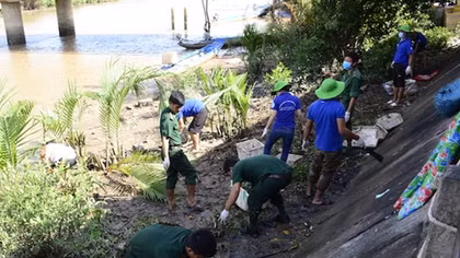 Tra Vinh armed forces participate in environmental protection