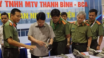Deputy Minister Bui Van Nam attends visits DSE Vietnam 2019