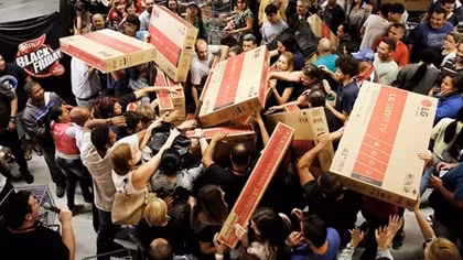 Black Friday, Thanksgiving online sales climb to record high